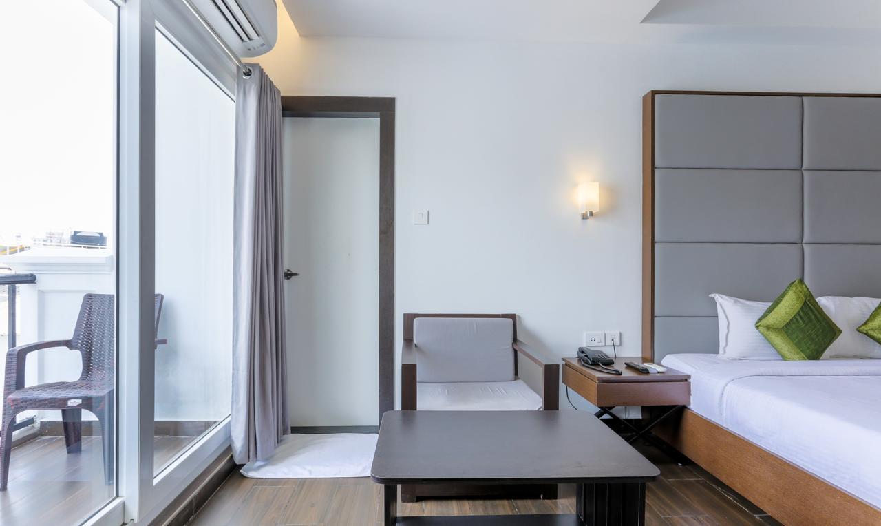 Hotel Crown Suites Kochi Luaran gambar