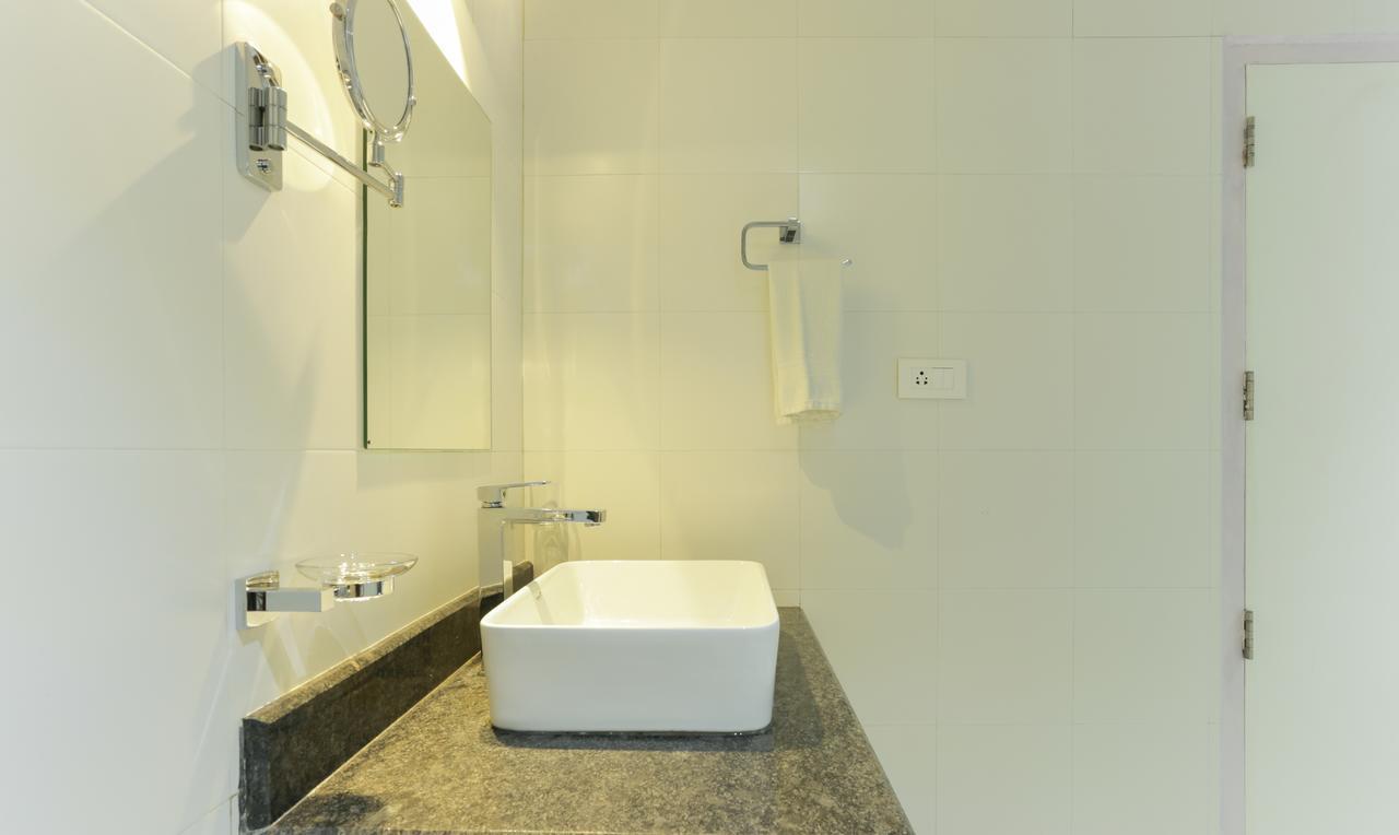 Hotel Crown Suites Kochi Luaran gambar