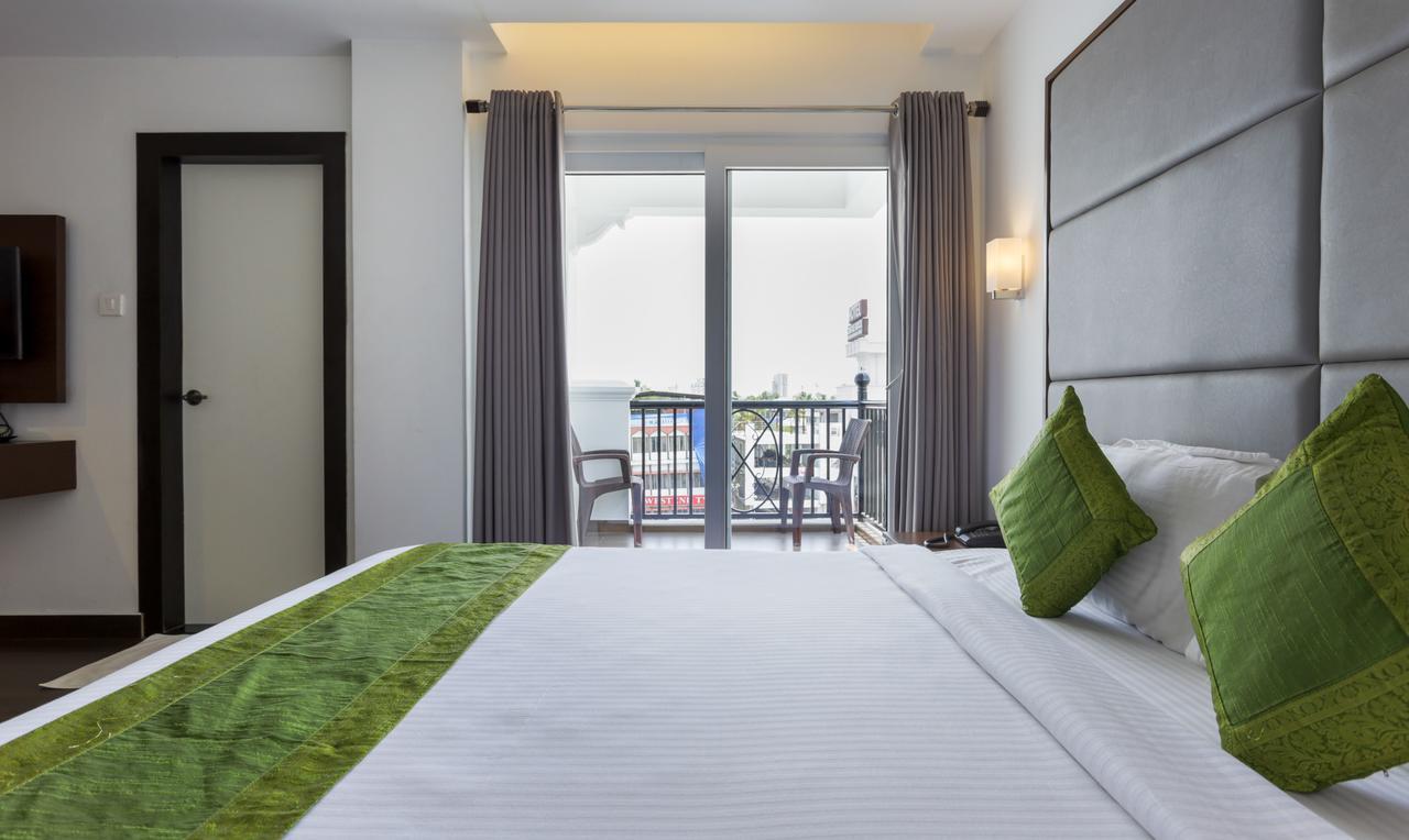 Hotel Crown Suites Kochi Luaran gambar